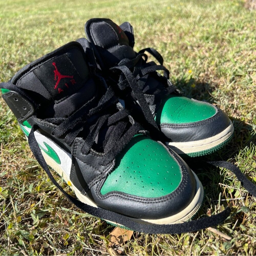 Air Jordan’s Ones Pine Green Size 4.5 Youth